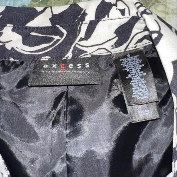 Axcess Black and White Floral Print Rain Coat - Size 6 - Picture 3 of 6